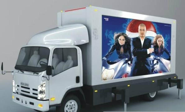 P6 επίδειξη των υπαίθριων ψηφιακών πινάκων διαφημίσεων κινητών οδηγήσεων φορτηγών για τη διαφήμιση