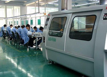 COB P1.25 DIP εξωτερική πλήρης χρώσης οθόνη διαφήμισης LED 1R1G1B υψηλή φωτεινότητα