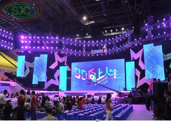 Ενοικιαζόμενη Οθόνη LED Πλήρους Χρώματος Εσωτερικού Χώρου P391 LED Οθόνη με 3 σε 1 SMD 2121 Τύπο LED και Απόσταση Pixel 391 χιλιοστών για Καθαρές Οπτικές