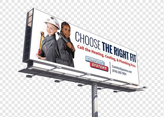Επίδειξη πινάκων διαφημίσεων των μεγάλων υπαίθριων οδηγήσεων P6.67 που διαφημίζει το σημάδι των προγραμματίσημων οδηγήσεων