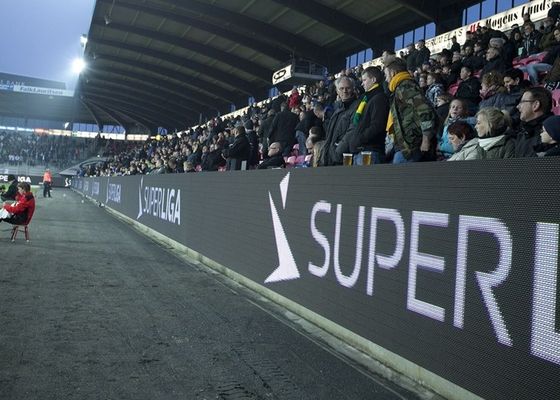 Οι φορητές επιτροπές περιμέτρου P6.67 υπαίθριες οδηγημένες για τα αθλητικά στάδια στεγανοποιούν IP65