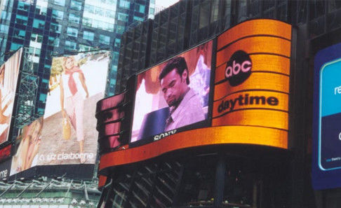 Εξωτερικός τοίχος COB P0.9 LED οθόνη IP65 Nationstar διόδης, Meanwell παροχή ενέργειας 800W / m2