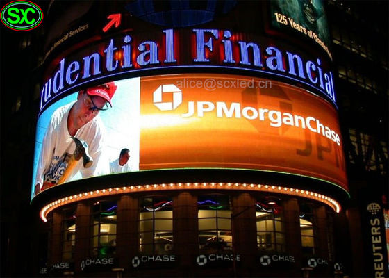 Ο τοίχος επίδειξης κουρτινών των ψηφιακών οδηγήσεων P4 RGB που τοποθετήθηκε, έκαμψε τον τοίχο IP65 των οδηγήσεων αδιάβροχο