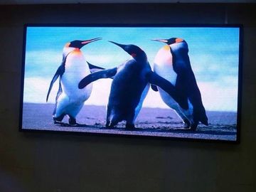 Εσωτερική οθόνη SMD LED Digital Poster με υψηλή φωτεινότητα και πυκνότητα