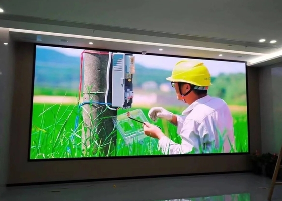 HD Μικρό πλάτος χύτευσης αλουμινίου 1/32 Scan P2.5 Indoor LED Billboard 160000 Pixels/Sqm
