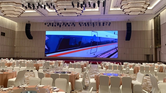 P2.5 P2.6 Υπαίθρια Αδιάβροχα LED Billboards Full Color P3.91 HD LED Iron Box 1000*1000MM Box
