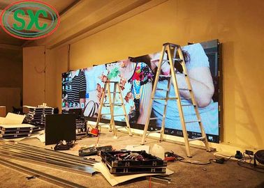 Υψηλής ανάλυσης εσωτερική LED θραύση αλουμινίου 2500nits με λεπτή ντουλάπα