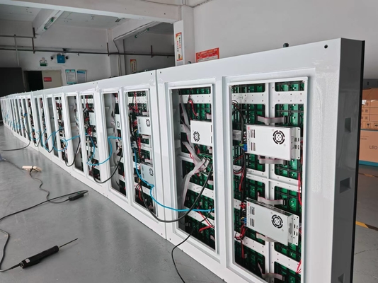 P0.9 P2.6 P3.91tadium Εμπορικό κέντρο LED Πίνακας διαφημίσεων Σιδηροειδή κιβώτια και υλικά από χάλυβα