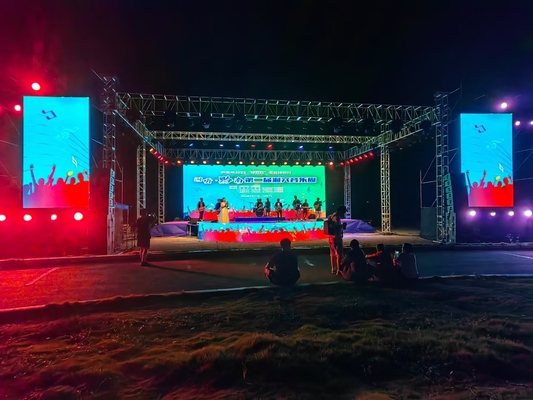 Εσωτερική κρεμασμένη οθόνη LED ενοικίασης Smd, P2 πλήρης χρωματική LED πινακίδα 3 χρόνια εγγύηση