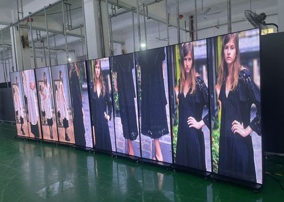 Εμφάνιση αφίσων LED P2.5 σε εσωτερικό πάτωμα