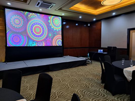 Καλή τιμή Οθόνη LED SMD με πυκνότητα 40000 κουκκίδων, με βαθμό προστασίας IP43 και διάρκεια ζωής άνω των 100 σε απευθείας σύνδεση