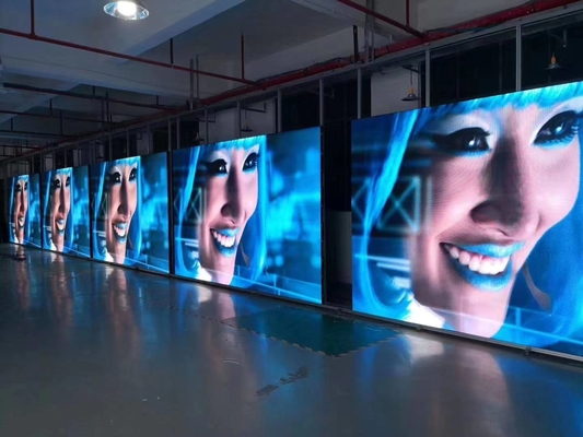 Πλήρης χρωματική αθλητική οθόνη LED οθόνη P10 Στάδιο ποδοσφαίρου IP65 Μεγάλη οθόνη Ultra HD Σιδηροειδή ντουλάπι