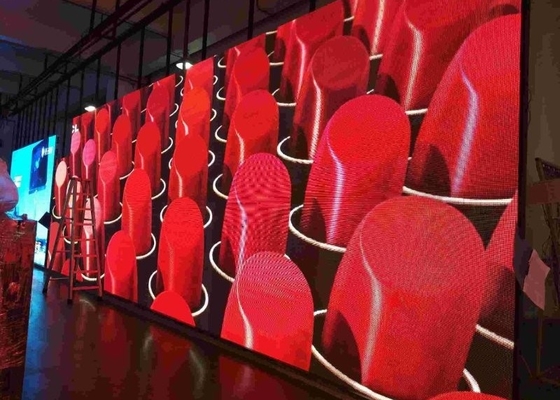 Εικόνα ενοικίασης Αδιάβροχη IP65 Εξωτερική πλήρης έγχρωμη οθόνη LED 500*1000MM P4.81 Μονάδα HD 7500cd/Sq φωτεινότητα