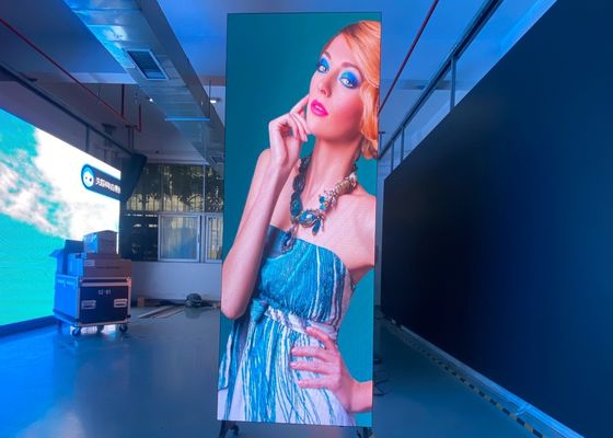 Καλή τιμή Εικόνα αφίσας Σημερινή διαφημιστική οθόνη P2.5 Μικρό πλάτος έξυπνη εσωτερική οθόνη LED HD 1R1G1B σε απευθείας σύνδεση