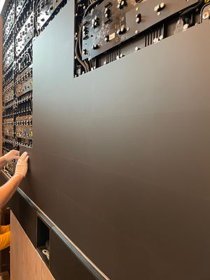 COB Fine Pitch 0,9mm Εσωτερική οθόνη οθόνης οθόνης LED