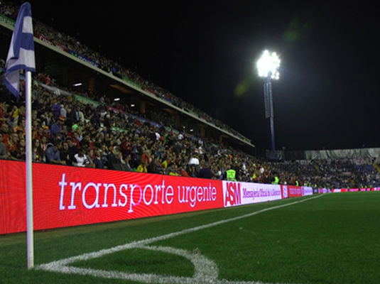 Πίνακες LED σκορ για αθλητικά στάδια με ρυθμό καρέ 60Hz σχεδιασμένοι για τουρνουά αθλημάτων υψηλού προφίλ και πονταρίσματος