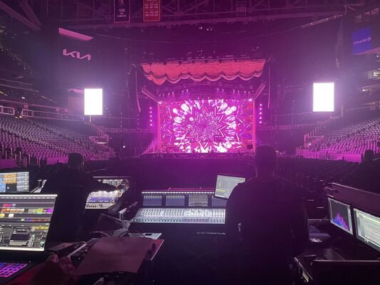 Εικονικές οθόνες LED με υψηλή φωτεινότητα και εύκολη εγκατάσταση κατάλληλες για συναυλίες, εκδηλώσεις και εφαρμογές ενοικίασης