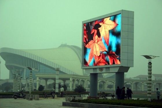 Εξωτερική p10 Πλήρης χρωματική οθόνη LED με μεγάλη γωνία θέασης και κατανάλωση LED τσιπ για αποτελεσματική εξωτερική διαφήμιση
