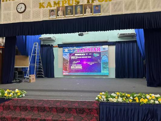 Οθόνη LED εσωτερικού χώρου p2.5 Full Color με συμπαγές μέγεθος ντουλαπιού και υψηλή πυκνότητα pixel για λεπτομερείς εσωτερικές οπτικές παρουσιάσεις