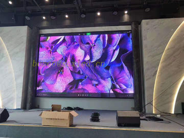 Ενοικίαση οθόνης HD Προσαρμόσιμη οθόνη IP43 εσωτερική πλήρης χρώματος LED Billboard P3.91
