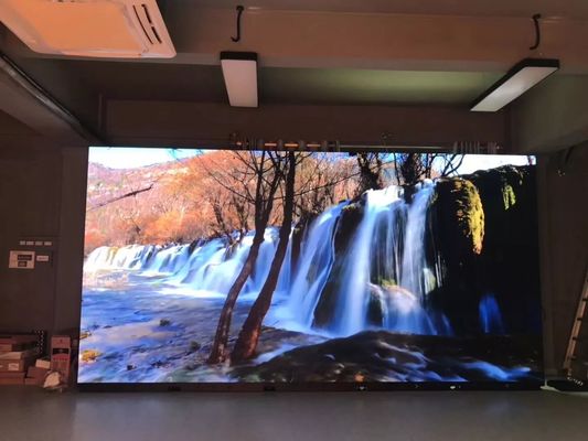 Καλή τιμή Το ψήφισμα ScreensHigh των οδηγήσεων διαφήμισης έκαμψε τη δημιουργική οθόνη των εσωτερικών εύκαμπτων οδηγήσεων τοίχων P2.5 επίδειξης τηλεοπτική σε απευθείας σύνδεση