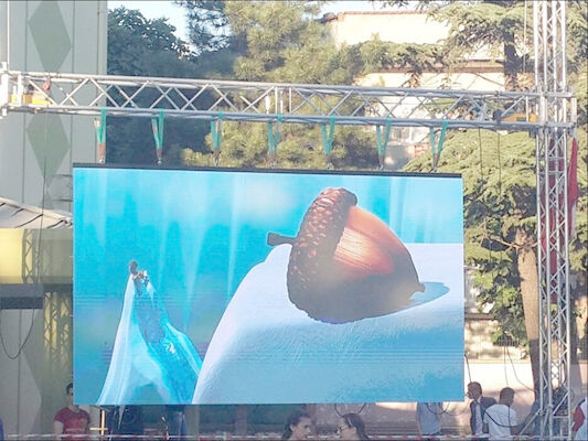 Εξωτερικά Αδιάβροχα ενοικιαζόμενα οθόνες LED υψηλής φωτεινότητας P5 πλήρες χρώμα με 3 εγγύηση