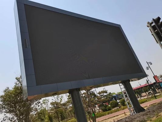 Υψηλή φωτεινότητα Εξωτερική πλήρης χρωματική οθόνη LED με 16777216 είδη χρωμάτων που εμφανίζονται και 8000cd / m2 Λευκή ισορροπία φωτεινότητας