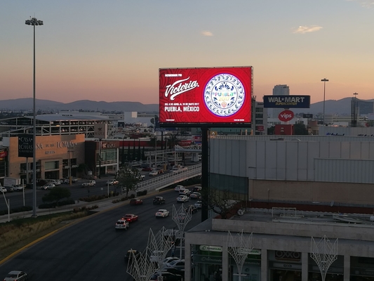 Εξωτερική οθόνη LED πλήρους χρώματος με γωνία θέασης 120° και επεξεργασία σήματος 10 ή 14 bit P6 2020 6mm 27778 pixels/m2