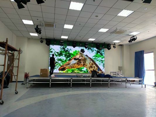 Εσωτερική έγχρωμη οθόνη LED με μέγεθος μονάδας 512x512mm και πλαίσιο από χυτό αλουμίνιο για ανθεκτική μακροχρόνια εσωτερική χρήση