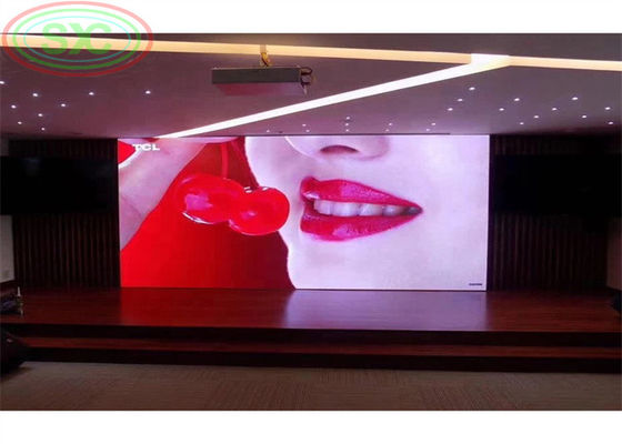 Εσωτερική οθόνη LED πλήρους χρώματος κατάλληλη για ψηφιακή διαφήμιση και προβολή πληροφοριών σε εμπορικά κέντρα, αίθουσες συνεδριάσεων