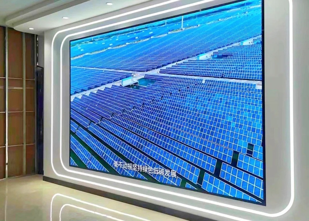 Μεταφορτώσιμη Ultra-Thin Indoor P3.91 LED αφίσα με αναδιπλούμενο στέλεχος