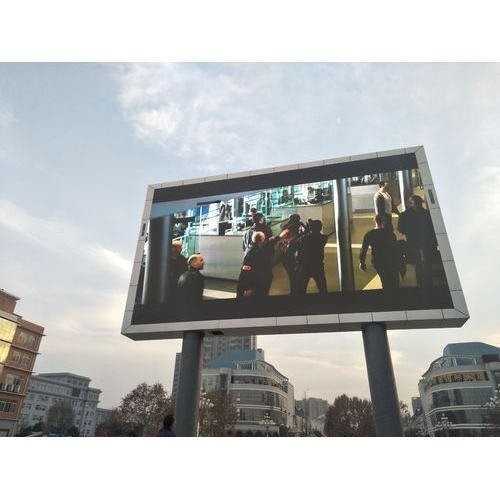 Πίνακες LED με βαθμό προστασίας IP65, φωτεινότητα 7000nits και μέση κατανάλωση ισχύος 860w/m2