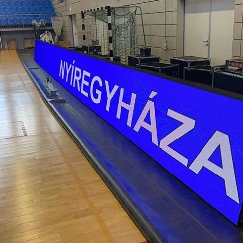 Εμφάνιση LED σταδίου διόρθωσης Υψηλή φωτεινότητα≥6500cd/m2 60Hz ρυθμός πλαισίου και για αθλητικά γεγονότα έντασης