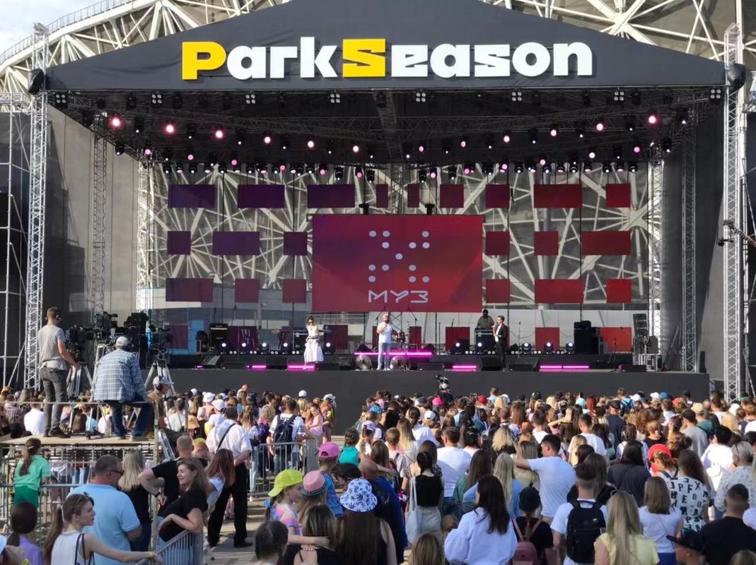 Το εσωτερικό οδηγημένο ενοίκιο επίδειξης p3.91 τοίχων οδήγησε την επιτροπή 500x500mm Die-cast γραφείο αργιλίου για την άνευ ραφής συνδετική σκηνική τηλεοπτική ΤΣΕ