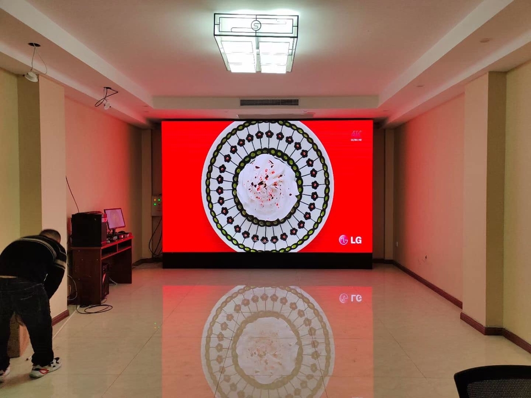 Π3 Εσωτερική οθόνη LED πλήρους χρώματος Μεγάλη φωτεινότητα και ρυθμιζόμενη ισορροπία λευκού Ιδανική για σκηνή