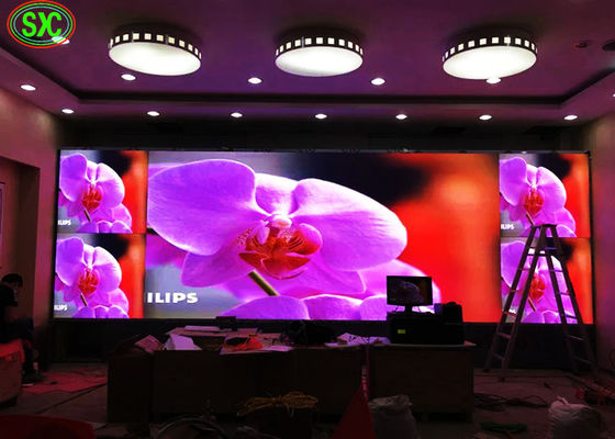 Καλή τιμή HD IndoorP2.5 Πλήρης χρωματική οθόνη LED με 2,5 mm μικροπίκσελ και προσαρμοσμένο ντουλάπι σε απευθείας σύνδεση