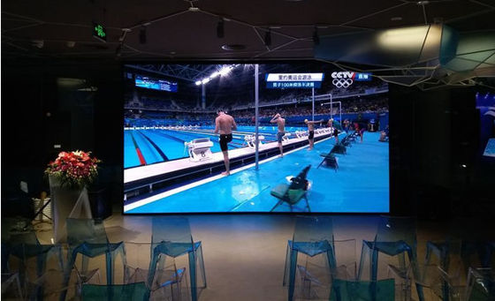 Καλή τιμή P2.5 Ευρεία γωνία θέασης HD LED Ανερό & Αμυδρό Πίνακα AC220V / 50H σε απευθείας σύνδεση