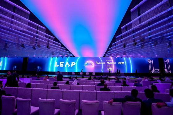 Ενοικίαση οθόνης Σιδηρούν κουτί/Αλουμίνιο πετσέτας IP65 Αδιάβροχη εξωτερική οθόνη LED πλήρους χρώματος P16 Διαφήμιση ταινίας