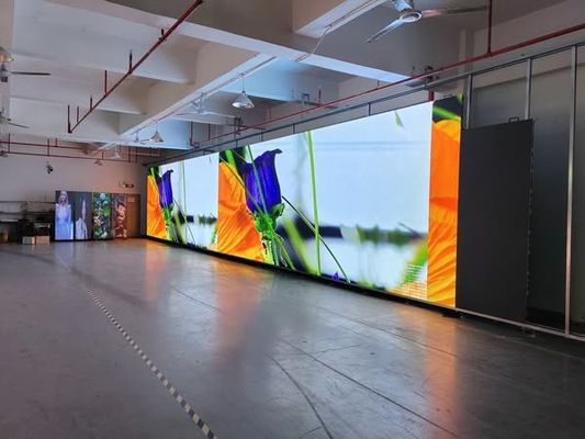 Διάταξη εικονοστοιχείων 3 σε 1 RGB Εξωτερικού Χώρου Έγχρωμη Οθόνη LED με ενθυλάκωση SMD2121