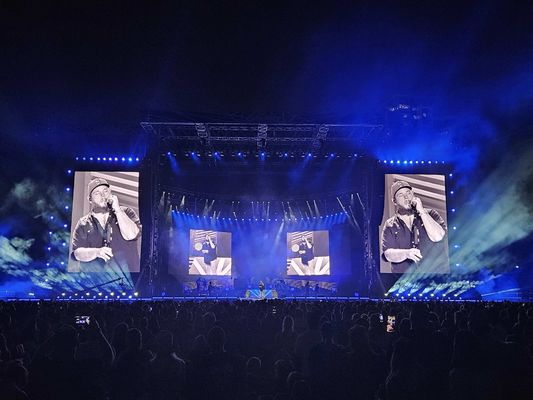 250*250mm Μέγεθος Μονούλης και SMD2121 Ενσωμάτωση Το κλειδί για την επιτυχημένη εξωτερική διαφήμιση με ορισμό LED Billboard