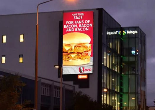 Καλή τιμή Καινοτόμος υψηλή καθορισμού οδηγημένη P4 διαφήμιση πινάκων διαφημίσεων ενότητας Rgb οδηγημένη σε απευθείας σύνδεση