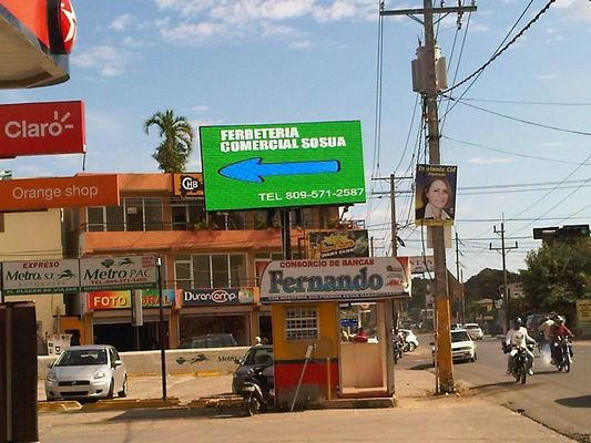 Ο υπαίθριος οδηγημένος τηλεοπτικός ασύρματος σταθερός γίγαντας συνήθειας τοίχων υπαίθριος 960x960mm P5 P6 P8 P10 διαφημιστικός οδήγησε την επίδειξη